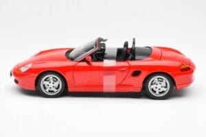 Porsche Boxster 986 Rouge UT Models 1:18 180065830 Métal Moulé — image 3 sur 6