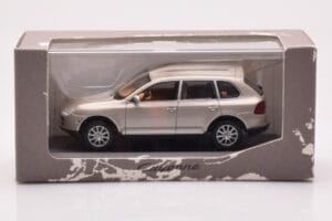 Porsche Cayenne 9PA Beige Minichamps 1:43 WAPC2000513 Métal Moulé — image 4 sur 4
