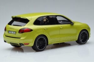 Porsche Cayenne GTS 92A Peridot Vert GT Spirit 1:18 GT020A Résine — image 2 sur 6
