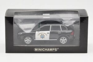 Porsche Cayenne 9PA Highway Patrol Minichamps 1:43 400066291 Métal Moulé — image 4 sur 4