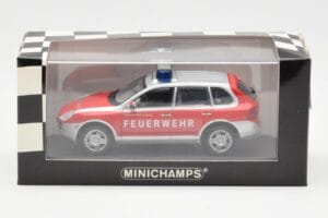 Porsche Cayenne S Feuerwehr Minichamps 1:43 WAPC02060116 Métal Moulé — image 4 sur 4