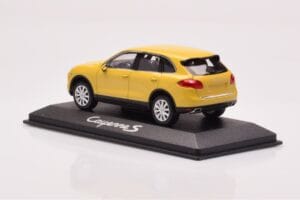 Porsche Cayenne 92A Jaune Sable Minichamps 1:43 WAP0200060B Métal Moulé — image 3 sur 4