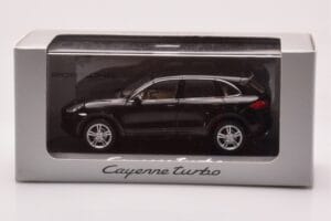 Porsche Cayenne 92A Turbo Noir Minichamps 1:43 WAP0200050B Métal Moulé — image 4 sur 4