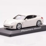 Porsche Panamera 970 Diesel Carrara Blanc Minichamps 1:43 - image 2 of 4
