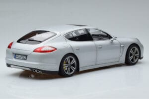 Porsche Panamera 970 Turbo Argent Norev 1:18 187609 Métal Moulé — image 3 sur 7
