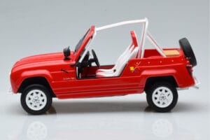Renault 4L JP4 Rouge Otto 1:18 OT998 Résine — image 3 sur 6
