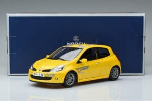 Renault Clio RS Mk3 F1 Team Norev 1:18 185236 Métal Moulé — image 7 sur 7