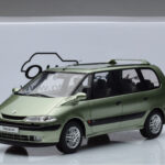 Renault Espace 3 Vert Otto 1:18 - image 6 of 6