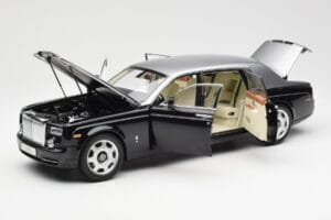 Rolls-Royce Phantom VII EWB Noir et Argent Kyosho 1:18 08841BKS Métal Moulé — image 2 sur 8