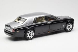 Rolls-Royce Phantom VII EWB Noir et Argent Kyosho 1:18 08841BKS Métal Moulé — image 3 sur 8