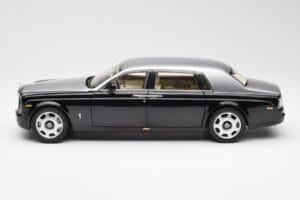 Rolls-Royce Phantom VII EWB Noir et Argent Kyosho 1:18 08841BKS Métal Moulé — image 4 sur 8