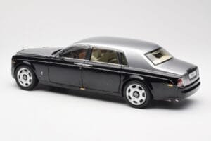 Rolls-Royce Phantom VII EWB Noir et Argent Kyosho 1:18 08841BKS Métal Moulé — image 7 sur 8