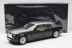 Rolls-Royce Phantom VII EWB Noir et Argent Kyosho 1:18 08841BKS Métal Moulé — image 8 sur 8