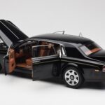 Rolls-Royce Phantom VII EWB Diamond Noir Kyosho 1:18 08841DBK2 - image 5 of 8