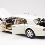Rolls-Royce Phantom VII EWB English Blanc Kyosho 1:18 08841EW2 - image 5 of 8
