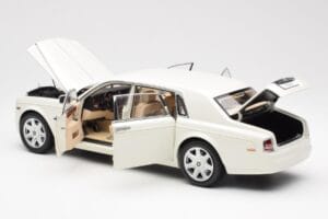 Rolls-Royce Phantom VII EWB English Blanc Kyosho 1:18 08841EW2 Métal Moulé — image 5 sur 8