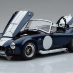 Shelby Cobra 427 S/C Bleu Foncé Kyosho 1:18 - image 2 of 9