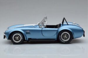 Shelby Cobra 427 S/C Bleu Clair Kyosho 1:18 08048SBL Métal Moulé — image 4 sur 9
