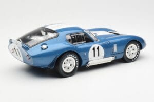 Shelby Daytona Cobra Coupe #11 S. Thompson 24 Hours of Le Mans 1965 CMR 1:18 CMR114 Métal Moulé — image 3 sur 8