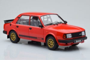 Skoda 130 LR Rouge IXO 1:18 18CMC159 Métal Moulé — image 4 sur 6