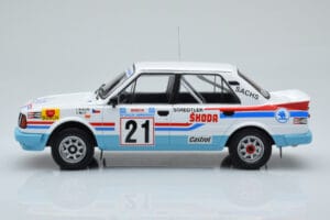 Skoda 130 LR #21 L. Krecek / B. Motl Rally Acropolis 1986 IXO 1:18 18RMC157A Métal Moulé — image 3 sur 6