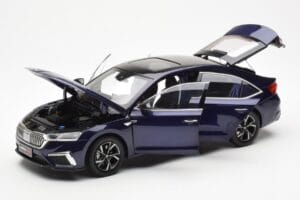 Skoda Octavia Pro Bleu FAW 1:18 ZMR000006BLA Métal Moulé — image 2 sur 8