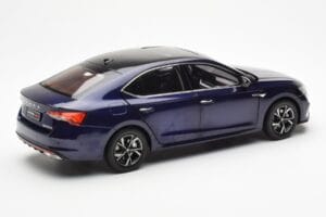Skoda Octavia Pro Bleu FAW 1:18 ZMR000006BLA Métal Moulé — image 3 sur 8