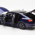 Skoda Octavia Pro Bleu FAW 1:18 ZMR000006BLA - image 5 of 8
