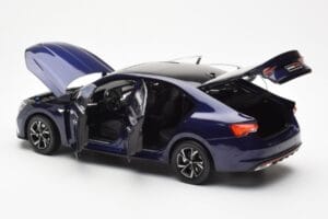 Skoda Octavia Pro Bleu FAW 1:18 ZMR000006BLA Métal Moulé — image 5 sur 8