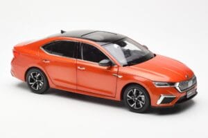 Skoda Octavia Pro Orange FAW 1:18 ZMR000006ORA Métal Moulé — image 6 sur 8