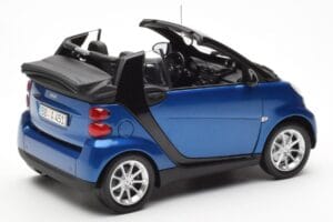 Smart Fortwo 451 Cabrio Bleu & Noir Minichamps 1:18 150036330 Métal Moulé — image 3 sur 8