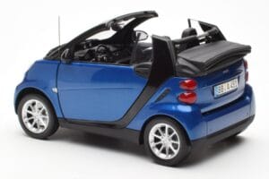 Smart Fortwo 451 Cabrio Bleu & Noir Minichamps 1:18 150036330 Métal Moulé — image 7 sur 8