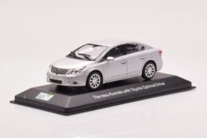 Toyota Avensis T270 Argent Minichamps 1:43 403166903 Métal Moulé — image 2 sur 4