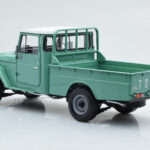 Toyota Land Cruiser 40 4x4 Pickup Vert Kyosho 1:18 - image 7 of 8