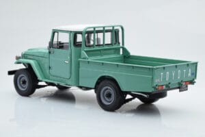Toyota Land Cruiser 40 4x4 Pickup Vert Kyosho 1:18 08958FG Métal Moulé — image 7 sur 8