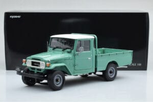Toyota Land Cruiser 40 4x4 Pickup Vert Kyosho 1:18 08958FG Métal Moulé — image 8 sur 8