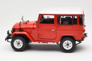 Toyota Land Cruiser FJ40 Van Rouge Kyosho 1:18 08971R Métal Moulé — image 4 sur 8
