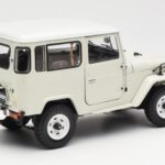 Toyota Land Cruiser FJ40 Van Blanc Kyosho 1:18 08971W - image 3 of 8