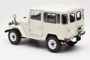 Toyota Land Cruiser FJ40 Van Blanc Kyosho 1:18 08971W Métal Moulé — image 7 sur 8