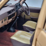 Toyota Land Cruiser 60 Beige Avec Pièces Optionnelles Kyosho 1:18 - image 11 of 12