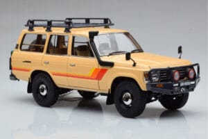Toyota Land Cruiser 60 Beige Avec Pièces Optionnelles Kyosho 1:18 08956XBE Métal Moulé — image 5 sur 12