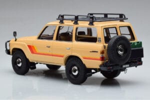 Toyota Land Cruiser 60 Beige Avec Pièces Optionnelles Kyosho 1:18 08956XBE Métal Moulé — image 6 sur 12