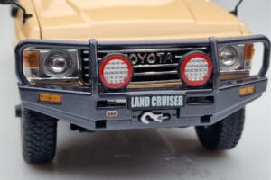 Toyota Land Cruiser 60 Beige Avec Pièces Optionnelles Kyosho 1:18 08956XBE Métal Moulé — image 9 sur 12