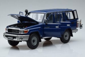 Toyota Land Cruiser J76 Bleu Almost Real 1:18 870101 Métal Moulé — image 2 sur 7