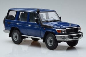Toyota Land Cruiser J76 Bleu Almost Real 1:18 870101 Métal Moulé — image 5 sur 7