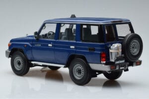 Toyota Land Cruiser J76 Bleu Almost Real 1:18 870101 Métal Moulé — image 6 sur 7