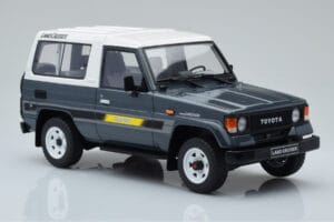 Toyota Land Cruiser LJ73 Gris Otto 1:18 OT437 Résine — image 4 sur 6