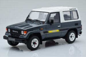 Toyota Land Cruiser LJ73 Gris Otto 1:18