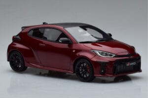 Toyota GR Yaris Rouge Otto 1:18 OT1003 Résine — image 4 sur 6