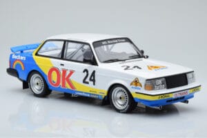 Volvo 240 Turbo Beckers #24 P.G. Andersson Nurburgring 1985 IXO 1:18 18RMC105A Métal Moulé — image 4 sur 6